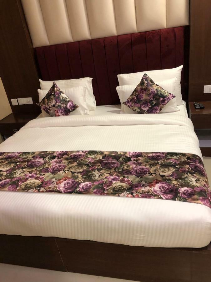 Hotel Royal Imperio Faridabad Exteriér fotografie